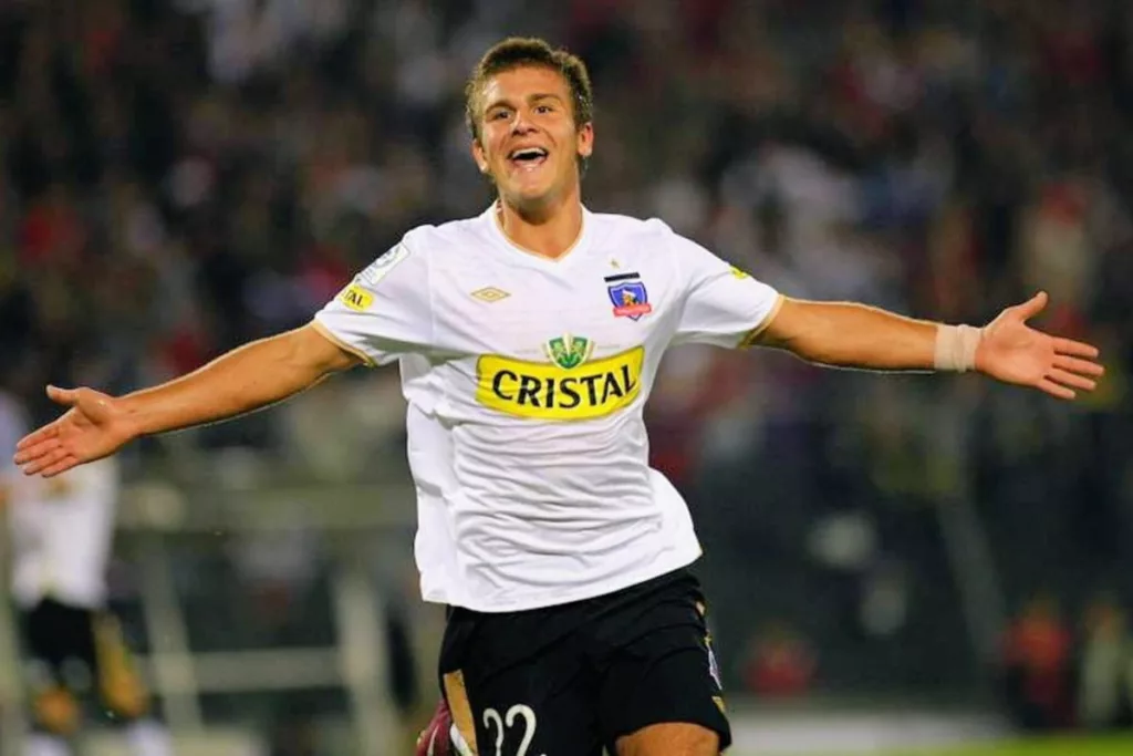 Diego Rubio celebrando un gol en la Copa Libertadores 2011 con Colo-Colo