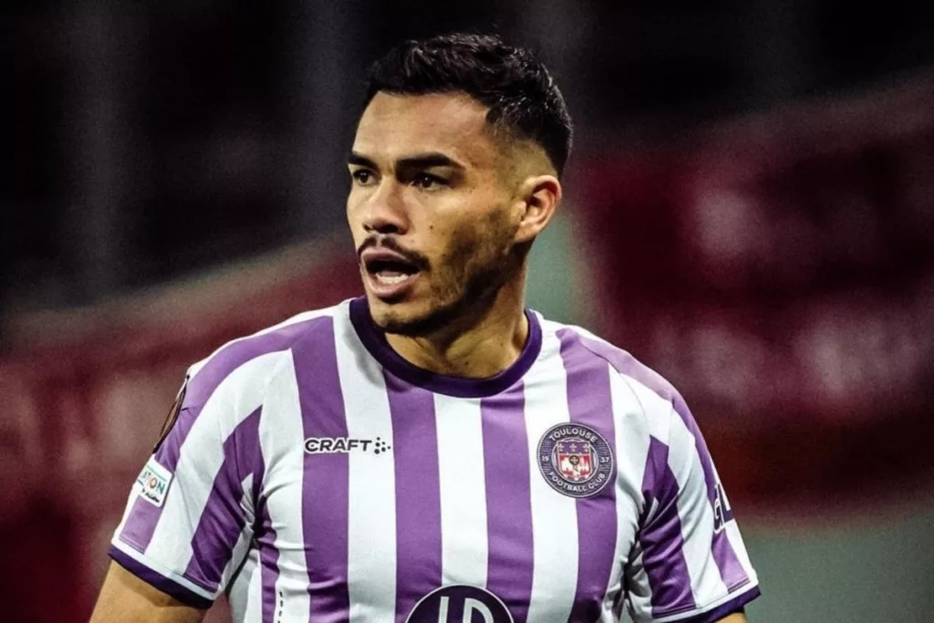 Gabriel Suazo con la camiseta del Toulouse.