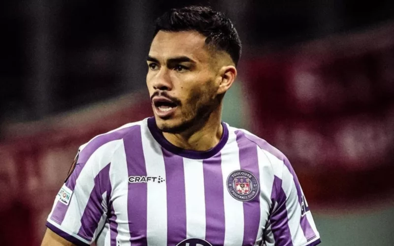 Gabriel Suazo con la camiseta del Toulouse.