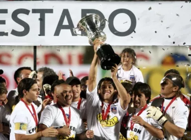 Colo-Colo celebrando el Torneo Clausura 2006