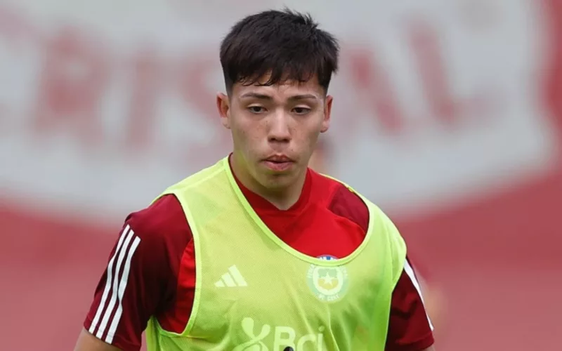 Leandro Hernández entrenando con la Selección Chilena Sub-23.