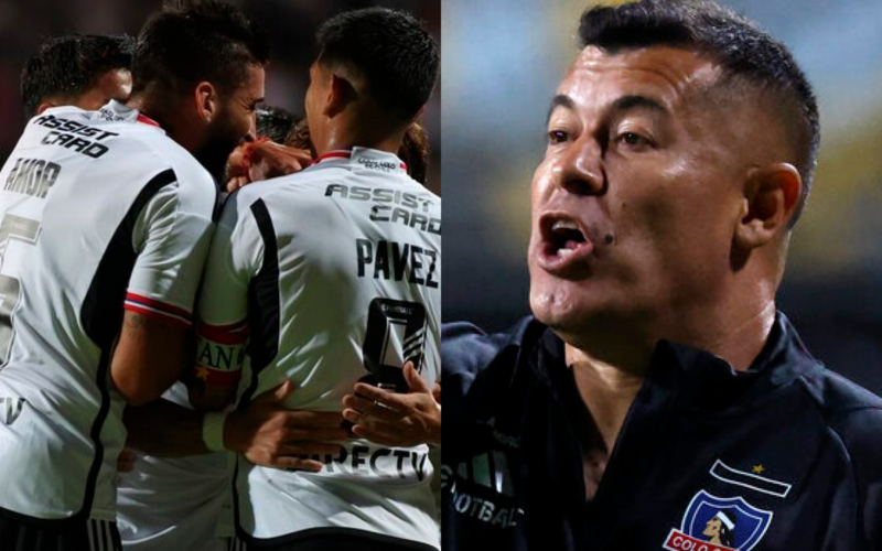 A mano izquierda se abrazan jugadores de Colo-Colo tras anotar un gol durante la temporada 2024, mientras que a mano derecha aparece Jorge Almirón con la boca abierta impartiendo una instrucción.