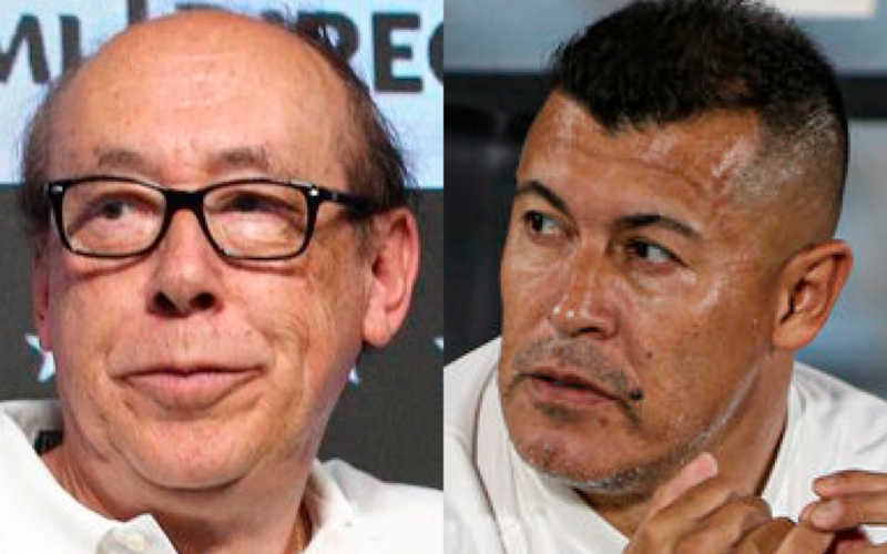 Primer plano a los rostros de seriedad de Alfredo Stöhwing y Jorge Almirón, presidente de Blanco y Negro y director técnico de Colo-Colo, respectivamente.