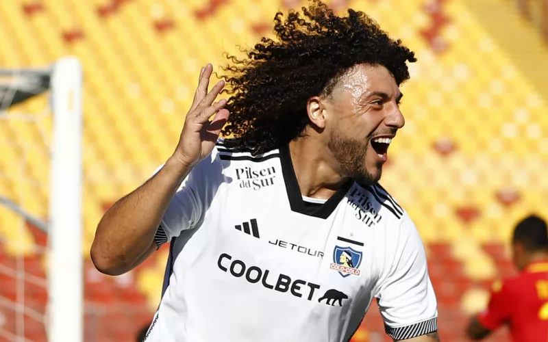 Maximiliano Falcón celebrando su gol frente a Unión Española por la fecha 1 del Campeonato Nacional.