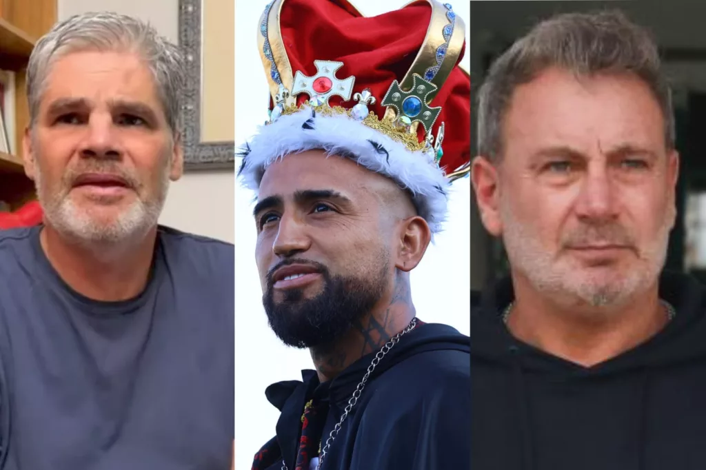 Primer plano a los rostros de Juan Cristóbal Guarello, Arturo Vidal y Marcelo Barticciotto.