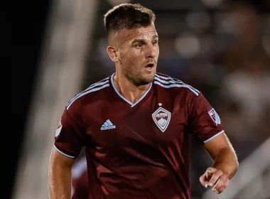 Plano americano de Diego Rubio con la camiseta de Colorado Rapids