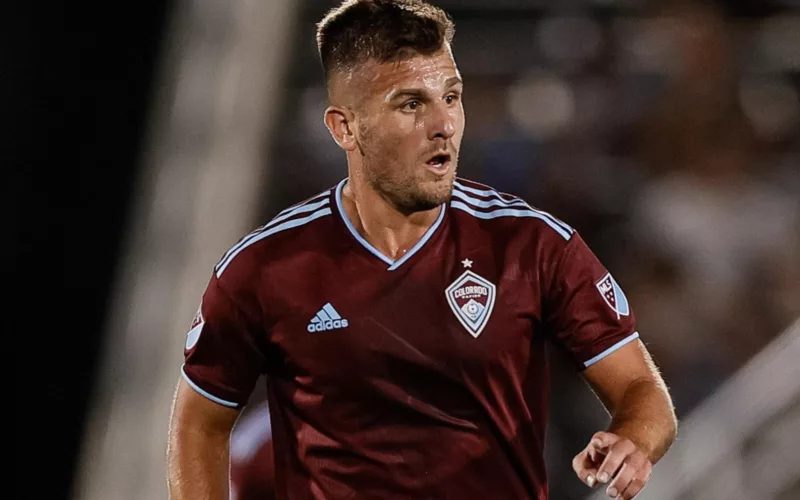 Plano americano de Diego Rubio con la camiseta de Colorado Rapids