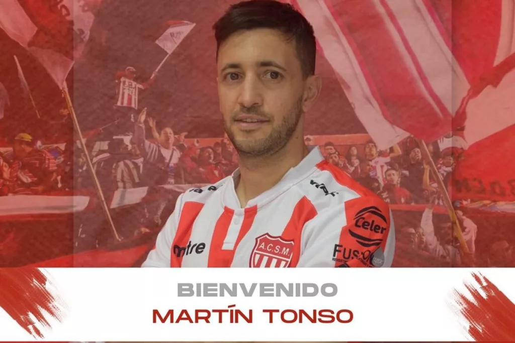 Martín Tonso siendo presentado por Atlético Club San Martín de Mendoza.