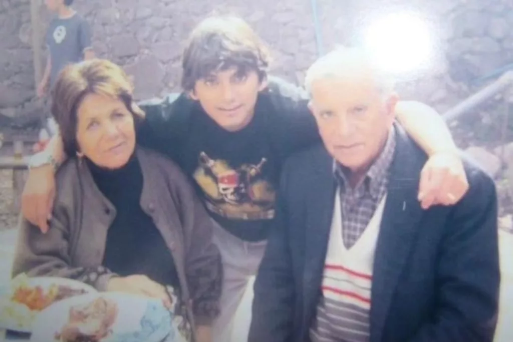 Foto subida por Francisco 'Murci' Rojas a Instagram junto a sus dos padres