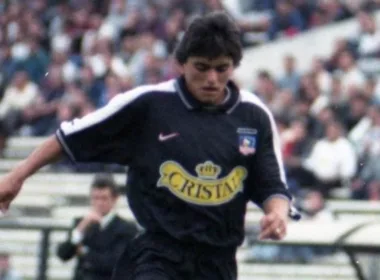Primer plano a Francisco 'Murci' Rojas con la camiseta de Colo-Colo.