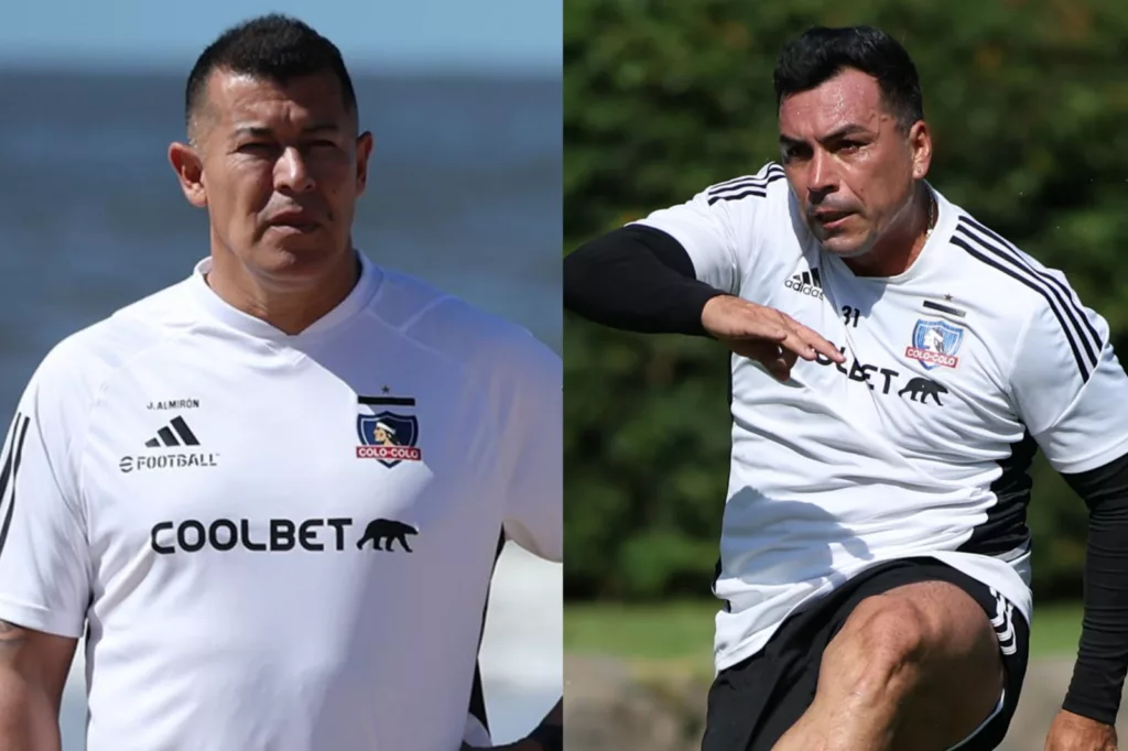 Primer plano a Jorge Almirón y Esteban Paredes con indumentaria de Colo-Colo.