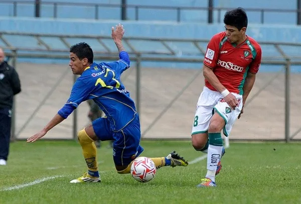 Esteban Pavez jugando en el ascenso chileno 