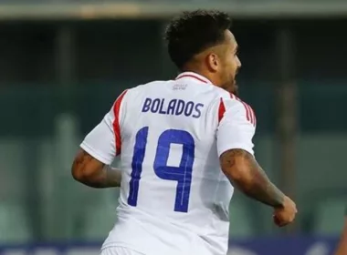 Marcos Bolados con la camiseta de la Selección Chilena.