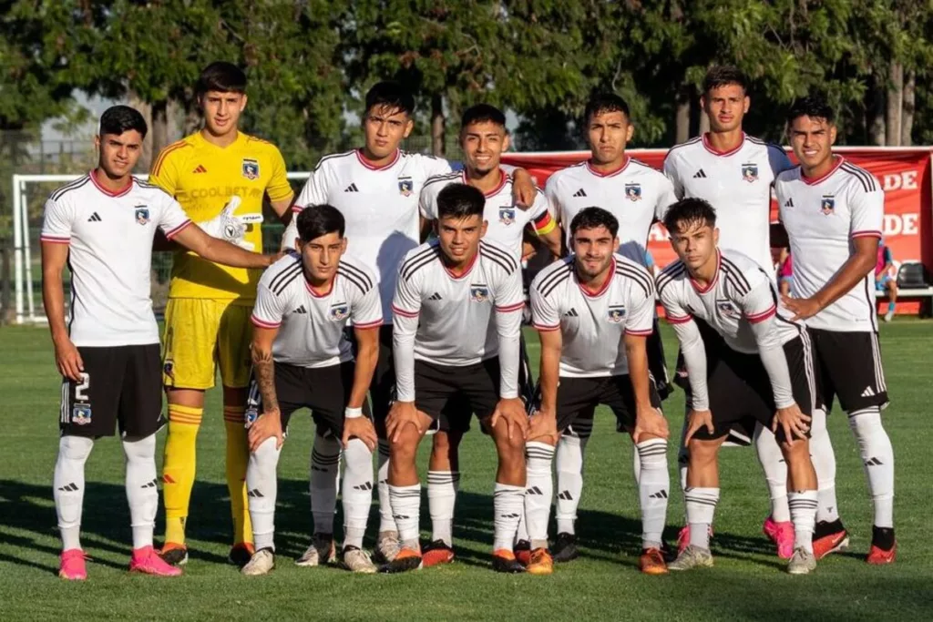 Foto oficial del plantel de Colo-Colo Proyección.