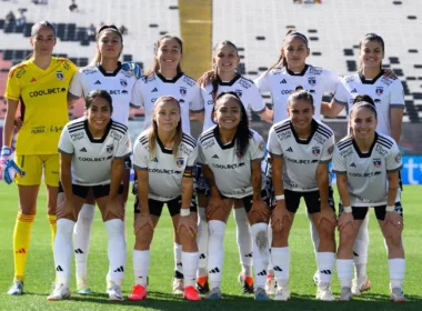 Plantel Femenino de Colo-Colo en su debut en el Campeonato Nacional 2024.