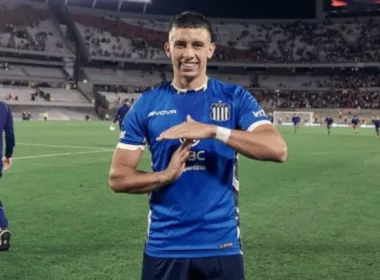 Ulises Ortegoza con la camiseta de Talleres