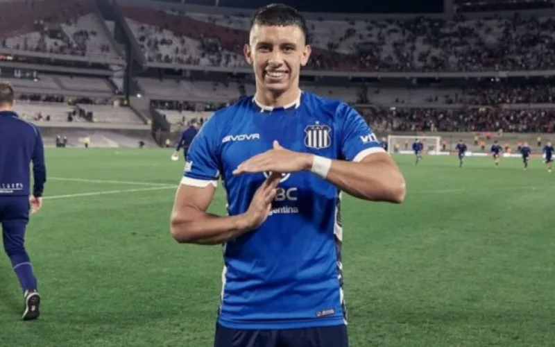 Ulises Ortegoza con la camiseta de Talleres