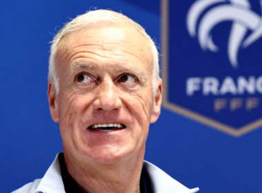 Primer plano de Didier Deschamps, técnico de Francia