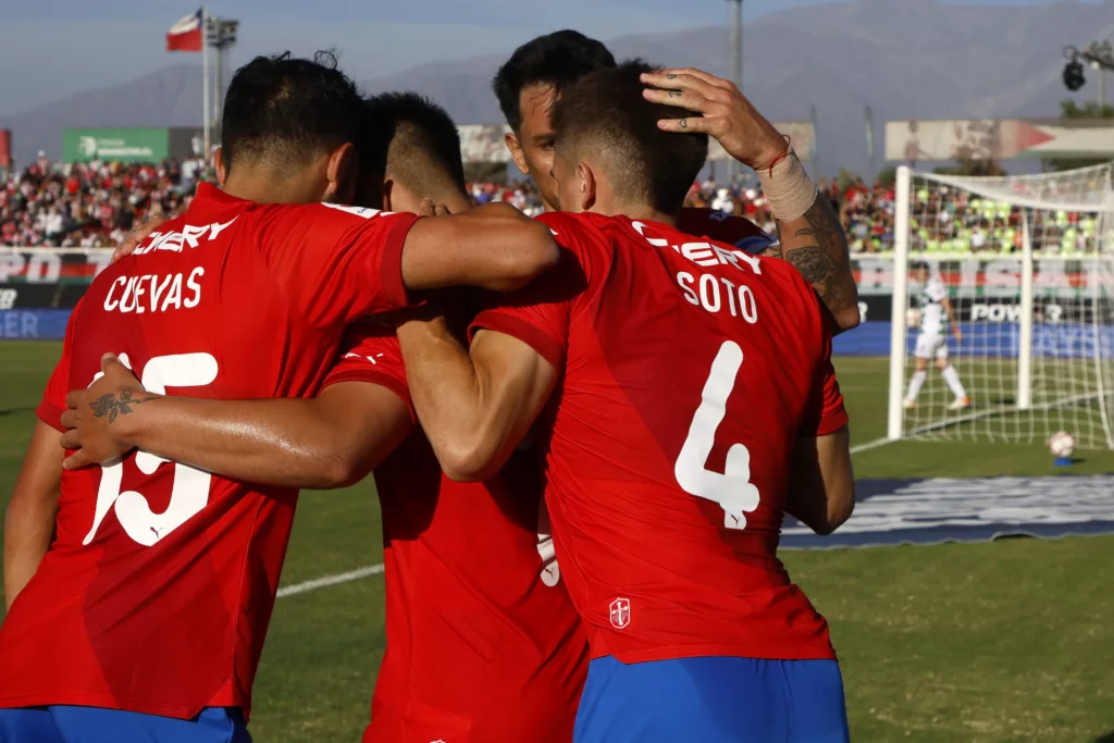 Universidad Católica celebrando un gol.