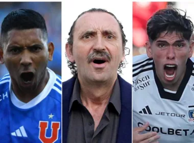 Primer plano al rostro eufórico del jugador Cristián Palacios de Universidad de Chile a mano izquierdo, sumado a un asombrado comediante Gabriel Benni al centro, mientras que Carlos Palacios a mano derecha celebra un gol con la boca abierta con la camiseta de Colo-Colo.