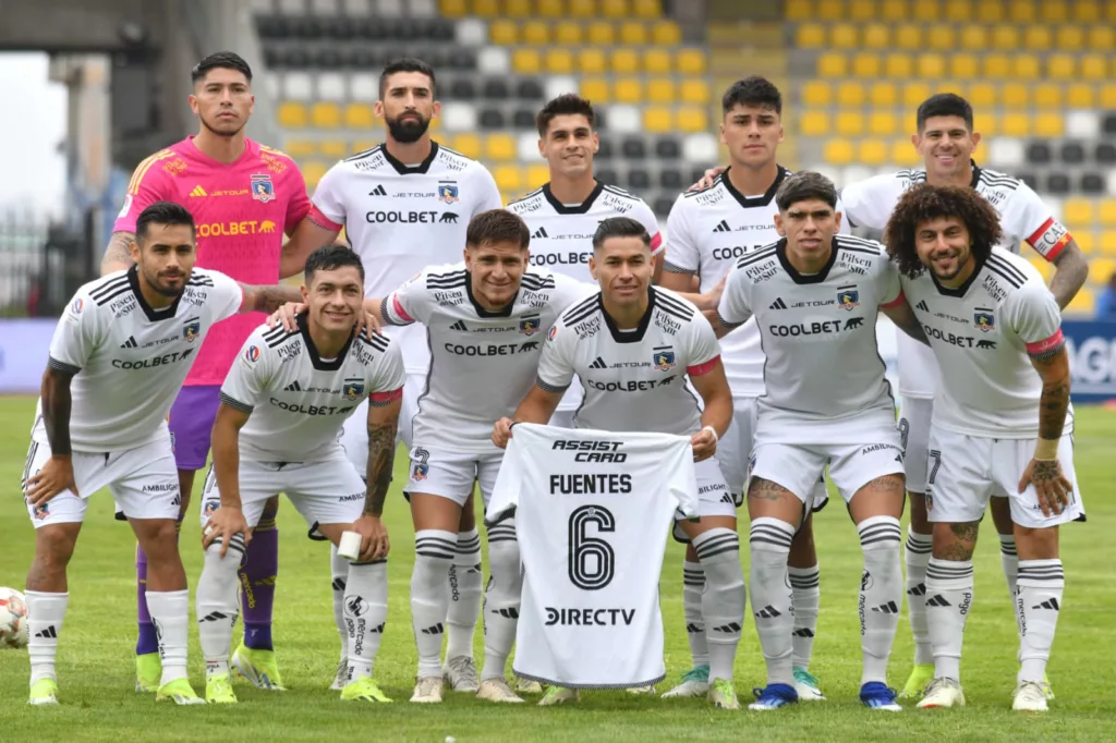 Formación titular de Colo-Colo frente a Coquimbo Unido con la camiseta de César Fuentes.