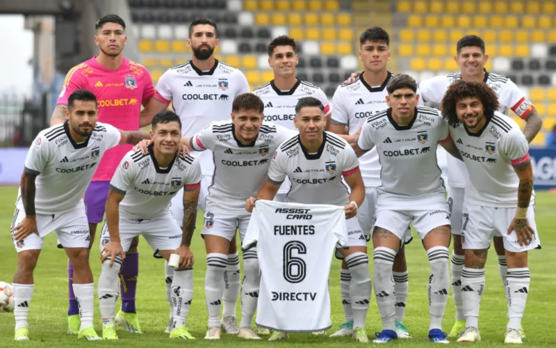 Formación titular de Colo-Colo frente a Coquimbo Unido con la camiseta de César Fuentes.