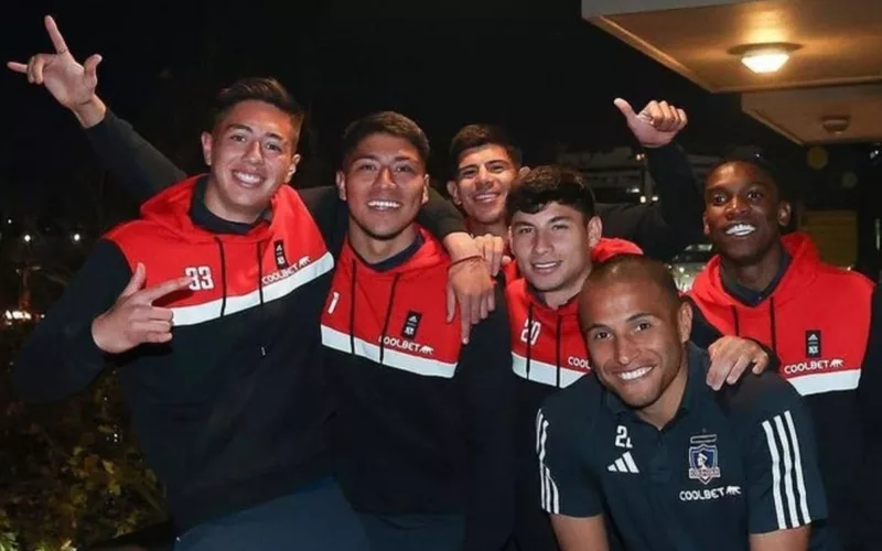 Jugadores Colo-Colo en un hotel en Buenos Aires.