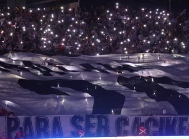 Público Colo-Colo durante la despedida de Jaime Valdés en el Estadio Monumental.