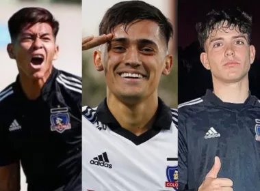 Primer plano a Ervin Vaca, Pablo Solari y Pablo da Silveira con indumentaria de Colo-Colo.