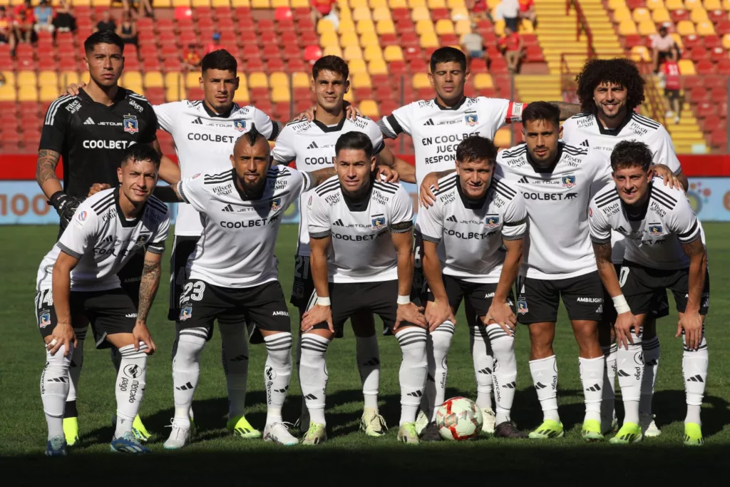 Formación de Colo-Colo en el partido frente a Unión Española.