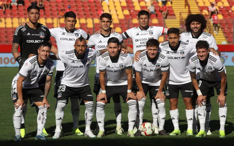 Formación de Colo-Colo en el partido frente a Unión Española.