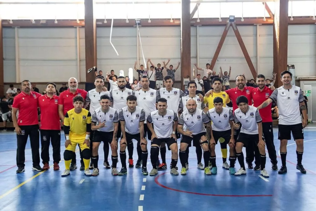 Plantel de Colo-Colo Futsal en la final de la Copa Chile.