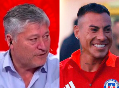 Primer plano al rostro de Patricio Yáñez, ex futbolista profesional y actual comentarista deportivo, mientras que en el sector derecho Eduardo Vargas, delantero nacional se muestra sonriente tras ser convocado nuevamente a la Selección Chilena.