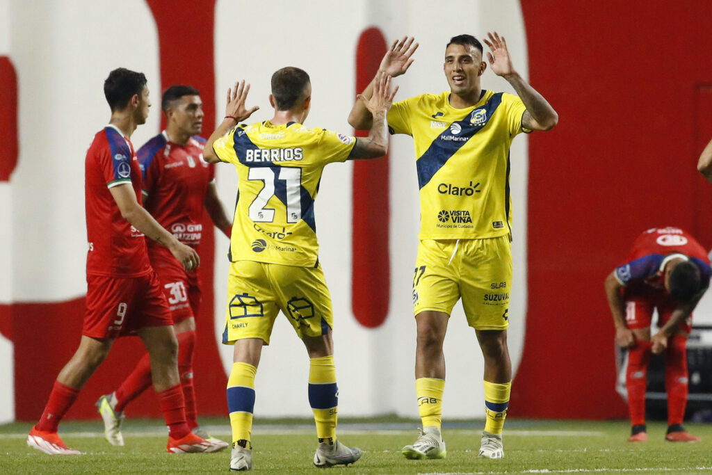Futbol, Union La Calera vs Everton.
Fecha 9, campeonato Nacional 2024.
El jugador de Everton Rodrigo Contreras, celebra su gol contra Union La Calera durante el partido de primera division realizado en el estadio Nicolas Chahuan de La Calera, Chile.
19/04/2024
Sebastian Cisternas/Photosport

Football, Union La Calera vs Everton.
9th turn, 2024 National Championship.
Everton player Rodrigo Contreras, celebrate scoring against Union La Calera during the first division match at the Nicolas Chahuan stadium in La Calera, Chile. 
19/04/2024
Sebastian Cisternas/Photosport
