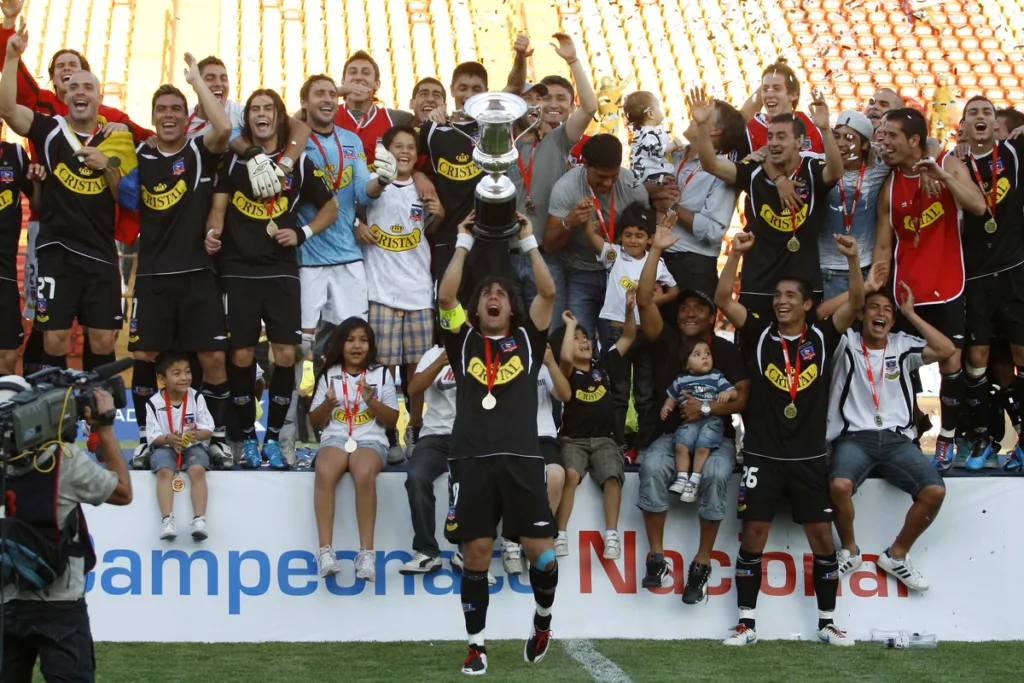 Jugadores de Colo-Colo celebrando el título del Torneo de Clausura 2009.