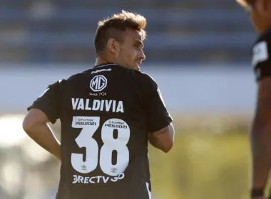 Espalda de Jorge Valdivia jugando con la camiseta 38