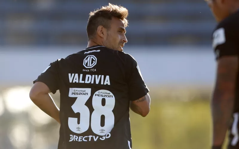 Espalda de Jorge Valdivia jugando con la camiseta 38