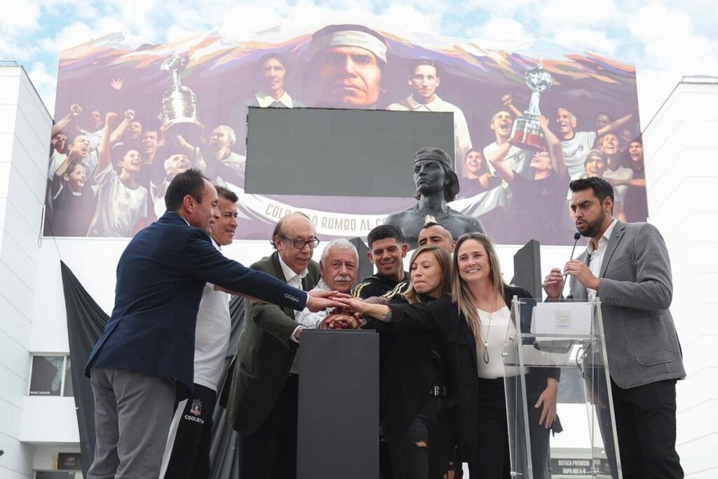Presentación de cronómetro para el centenario de Colo-Colo en el Estadio Monumental