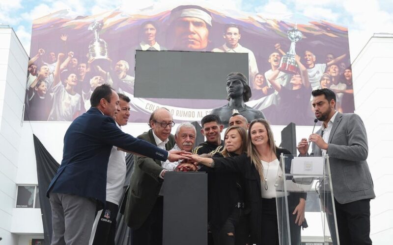 Presentación de cronómetro para el centenario de Colo-Colo en el Estadio Monumental