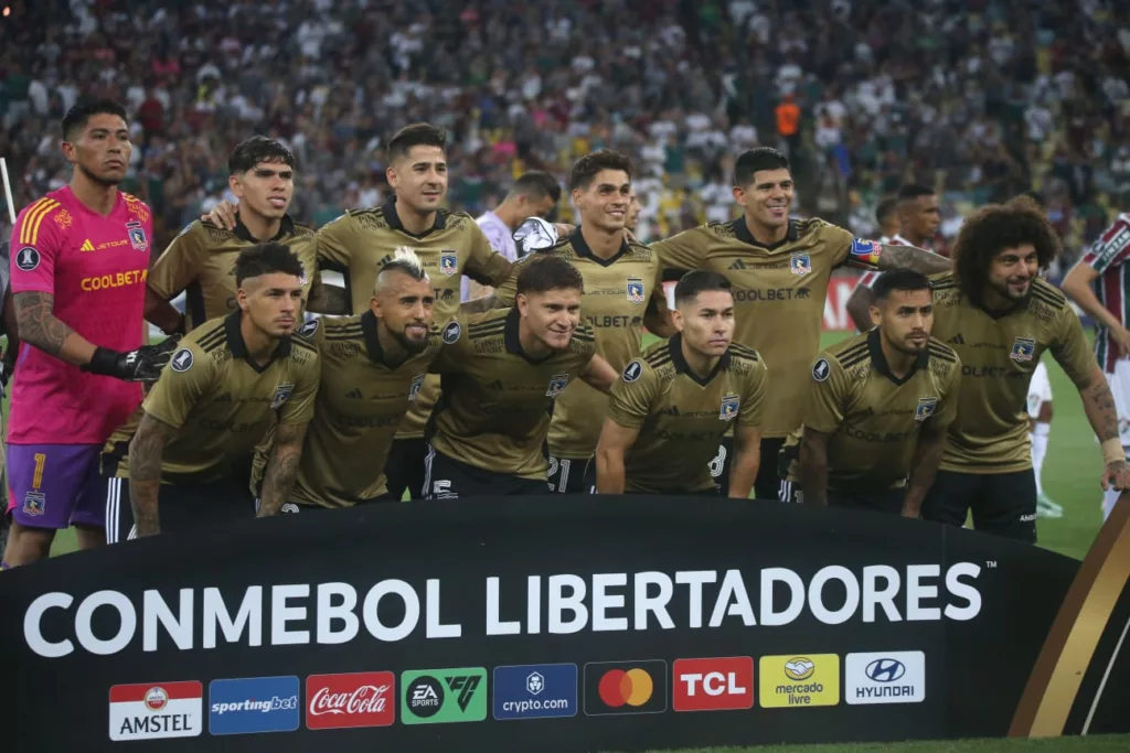 Formación de Colo-Colo en el partido frente a Fluminense por Copa Libertadores.