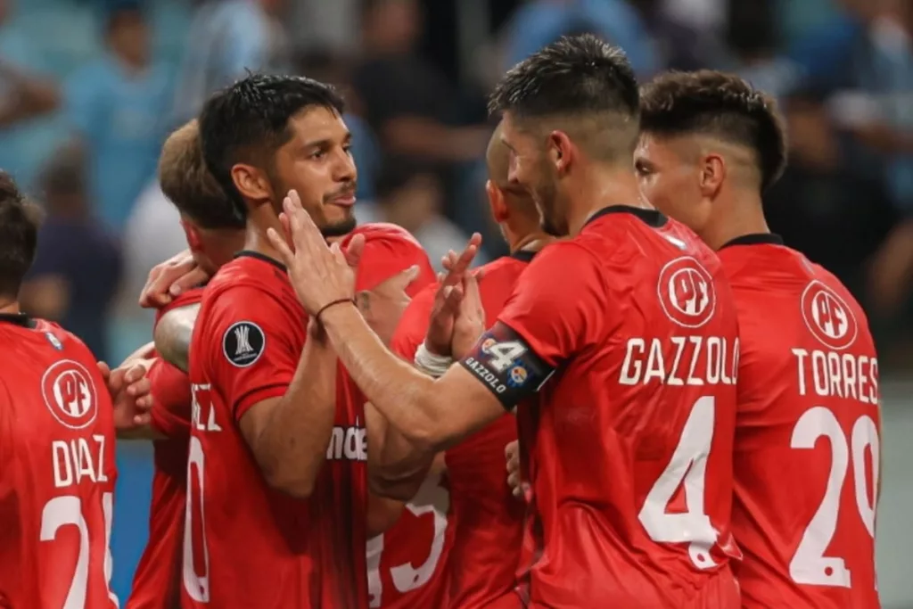 Jugadores de Huachipato celebrando.