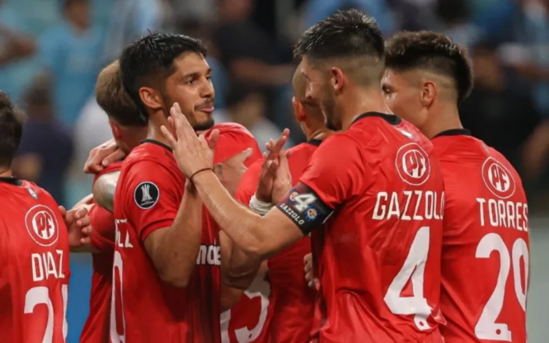 Jugadores de Huachipato celebrando.