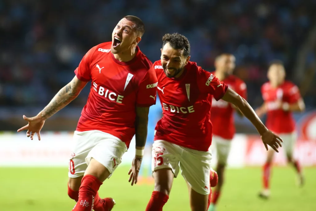 Nicolás Castillo celebrando su gol con Universidad Católica