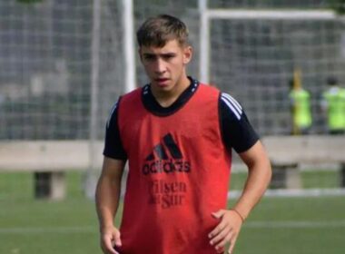 Primer plano a Fidel Tourn en un entrenamiento de Colo-Colo Proyección.