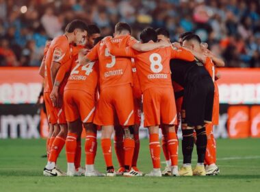 Plantel de Toluca reunido antes de un partido.