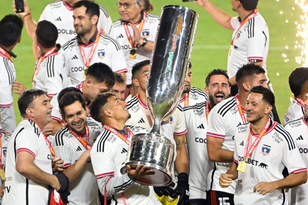 Colo-Colo celebrando la obtención de la Copa Chile 2023.