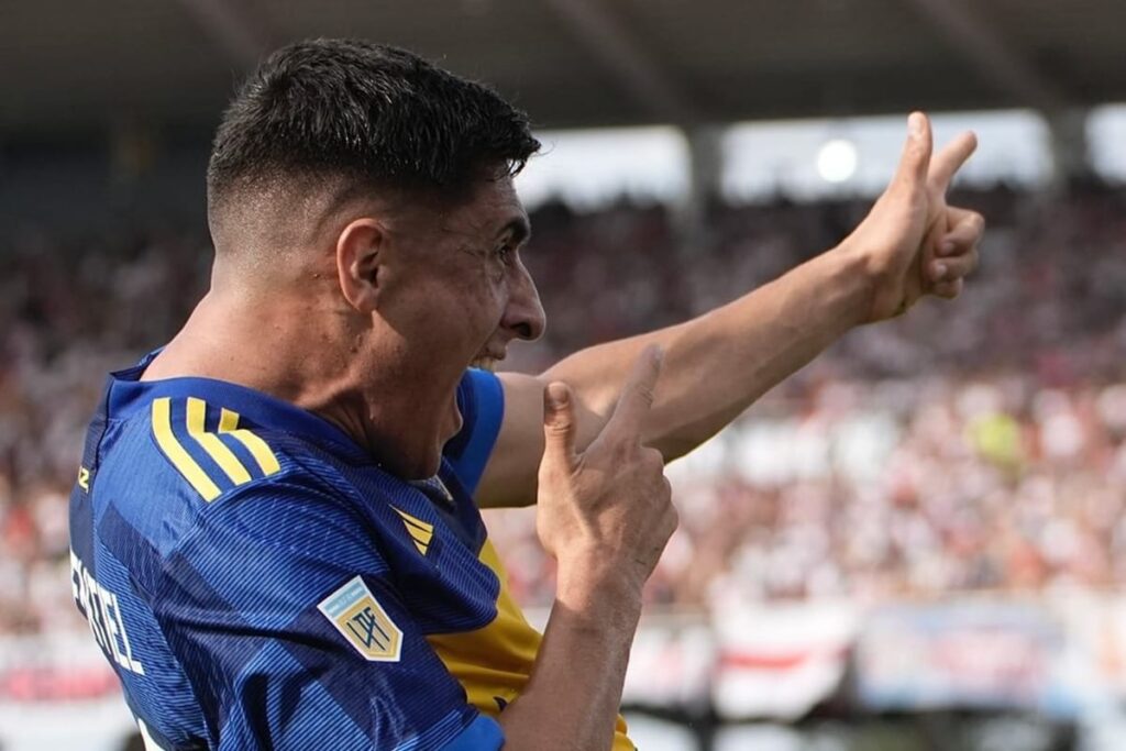 Miguel Merentiel celebrando uno de sus goles a River Plate