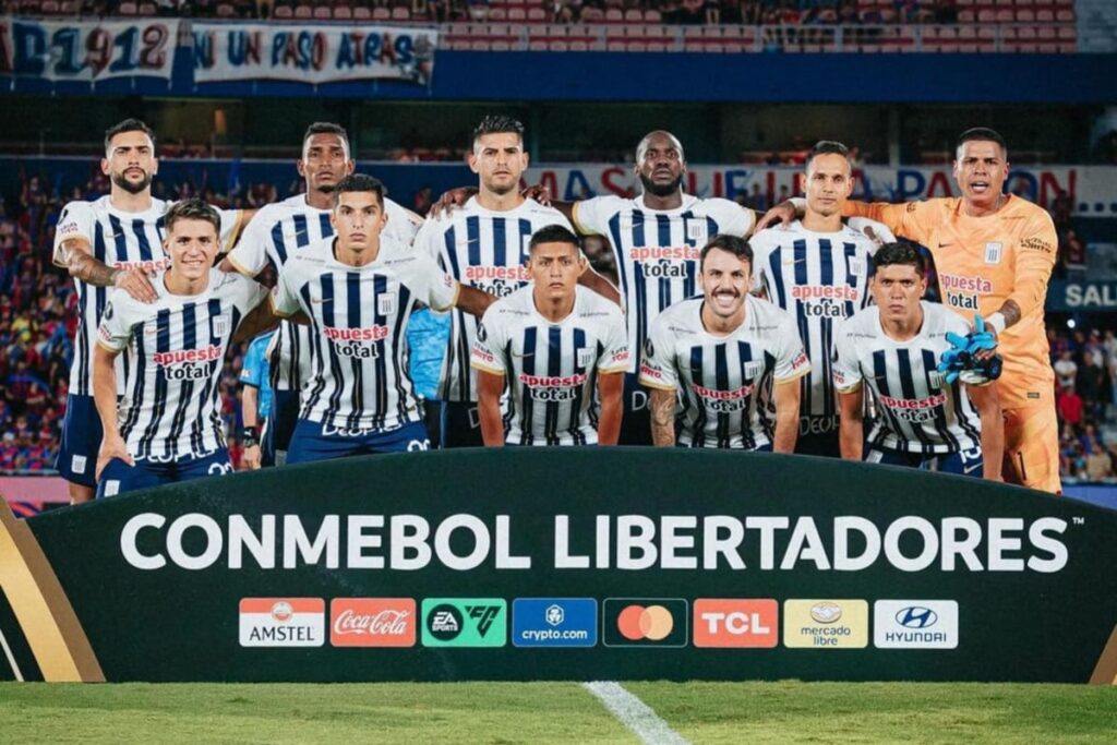 Primer plano a la Formación de Alianza Lima por Copa Libertadores.
