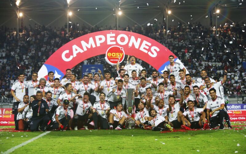 Colo-Colo celebrando su título de campeón de Copa Chile