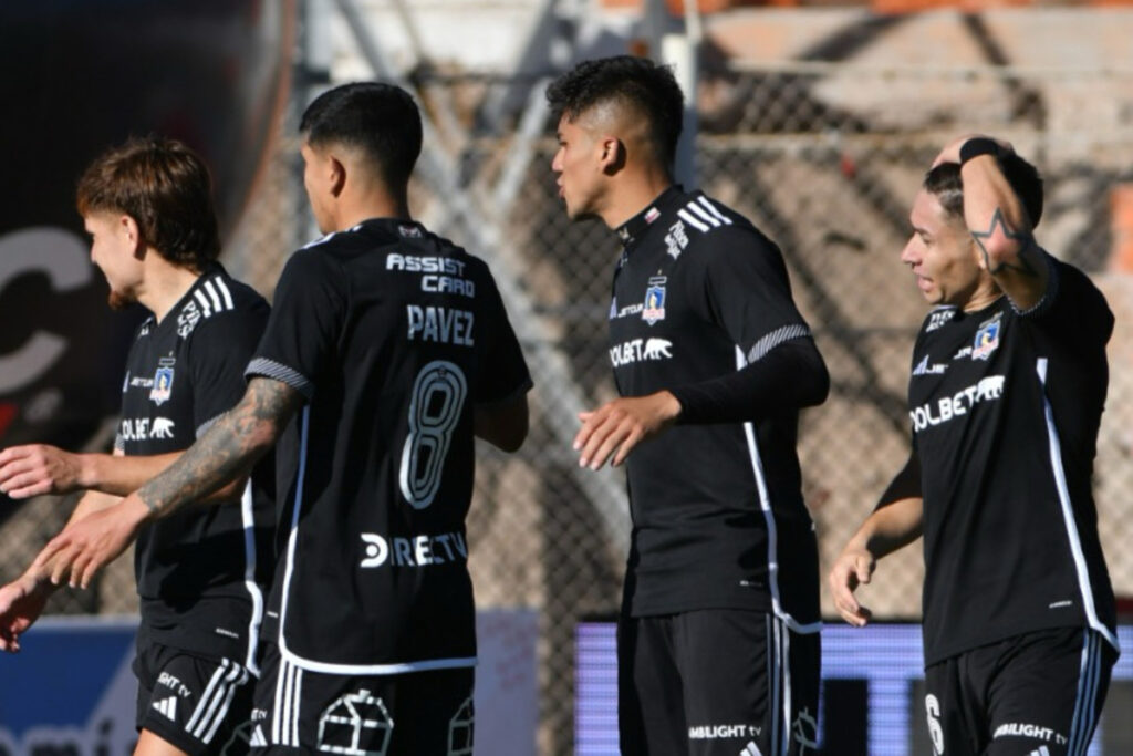 Jugadores de Colo-Colo en el partido frente a Cobresal